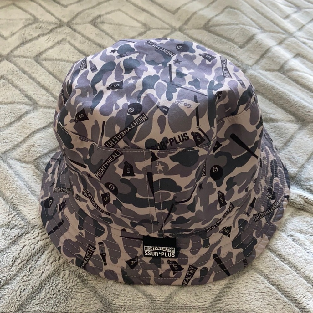 UNIQUE CAMO BUCKET HAT